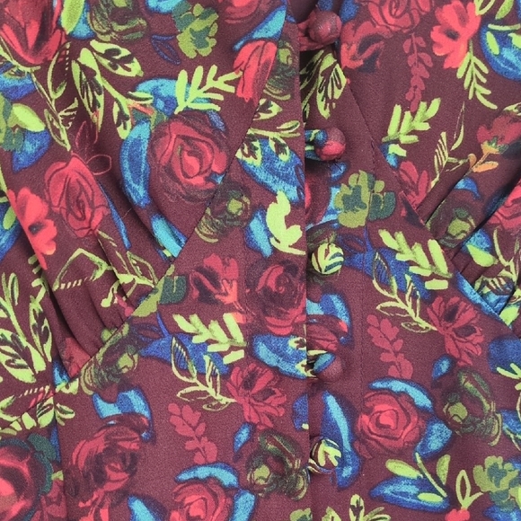 Chic Floral Ruffle Mini Dress - Picture 5 of 9